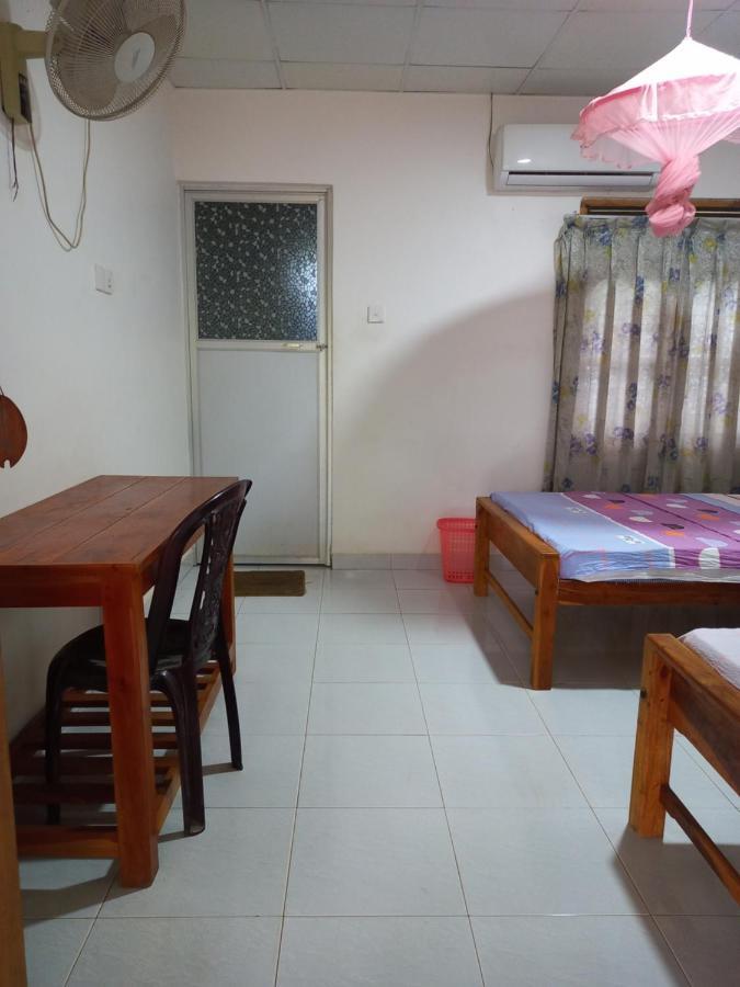 Hotel Sea Shadow Trincomalee Exterior photo